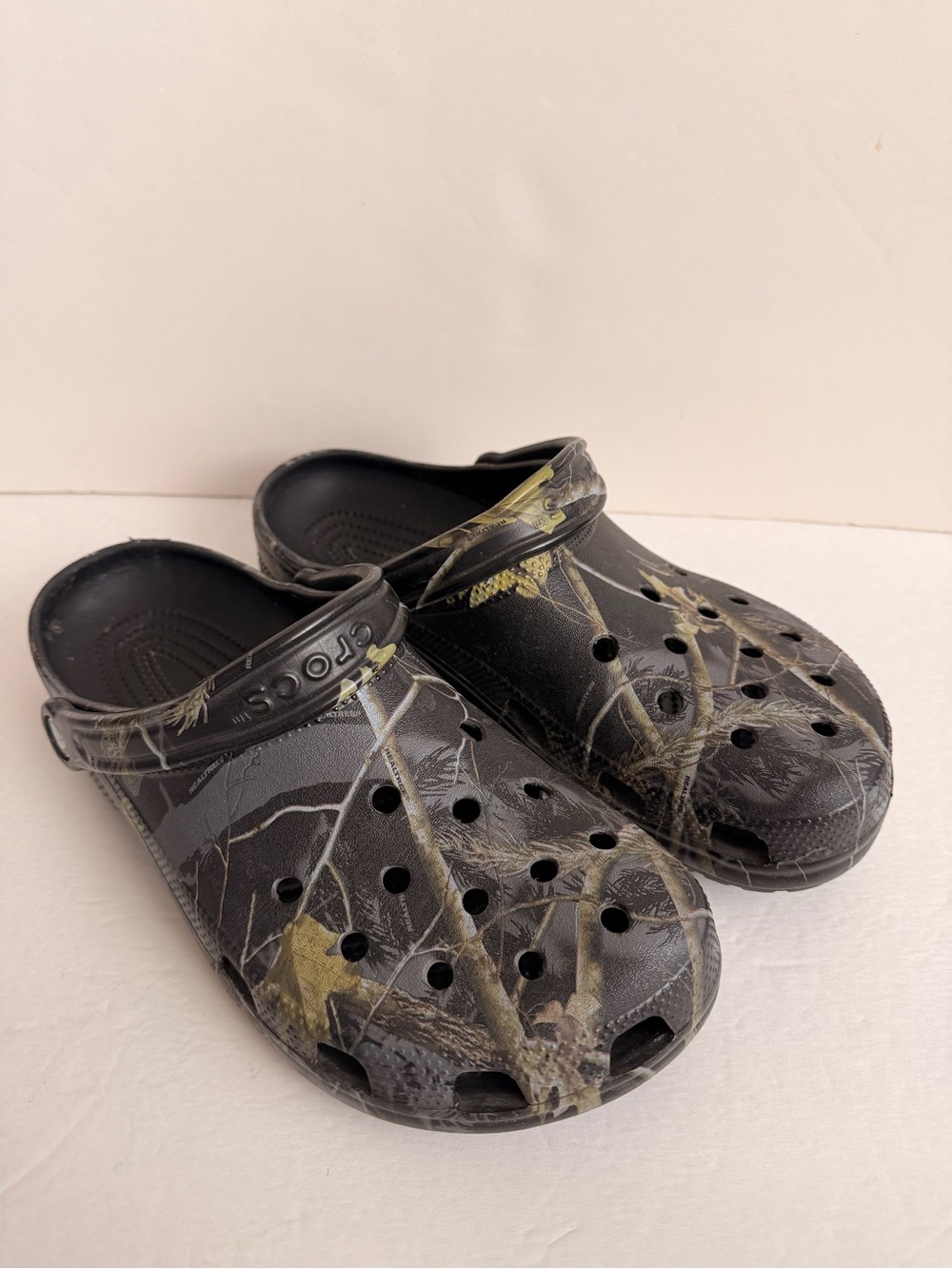 Crocs Classic Realtree Camo Clogs Men’s 10 Women’s 12